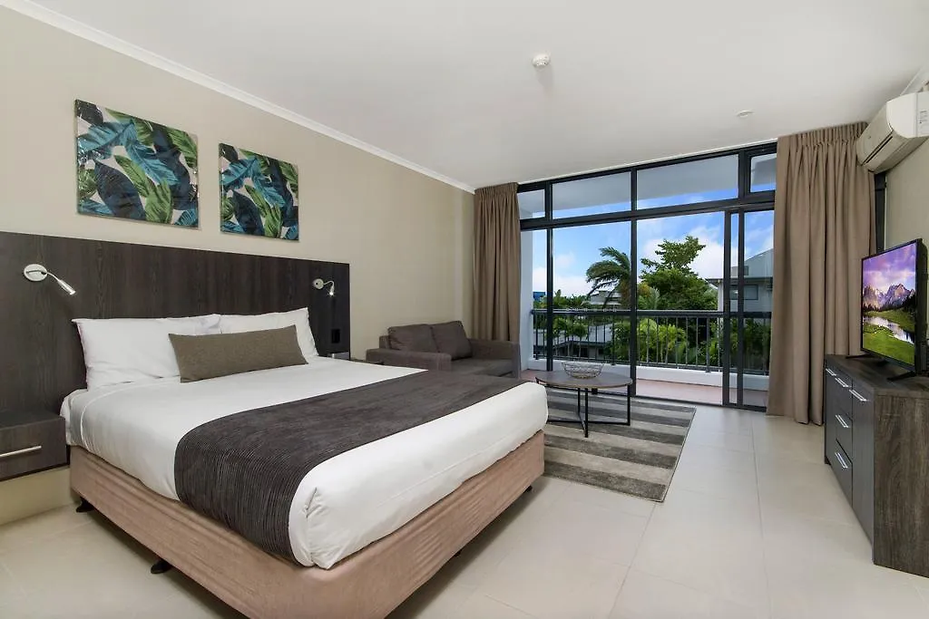 Sunshine Tower Hotel Cairns 4*,  Avustralya